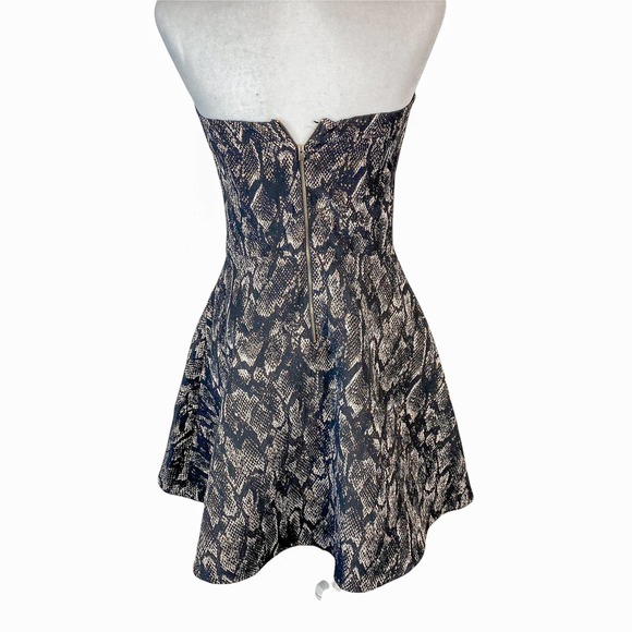 Express Dress Mini Cocktail Strapless Snakeskin Party Fit and Flare in Size 6 - Picture 6 of 11